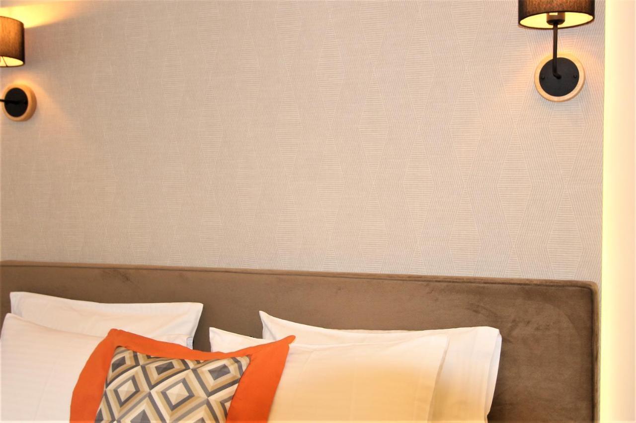 Aiolos Apartments Ermou 64 2Nd Floor Suites Атина Екстериор снимка
